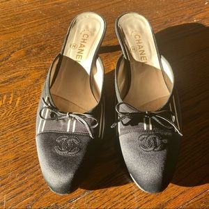 Chanel ballet kitten heel